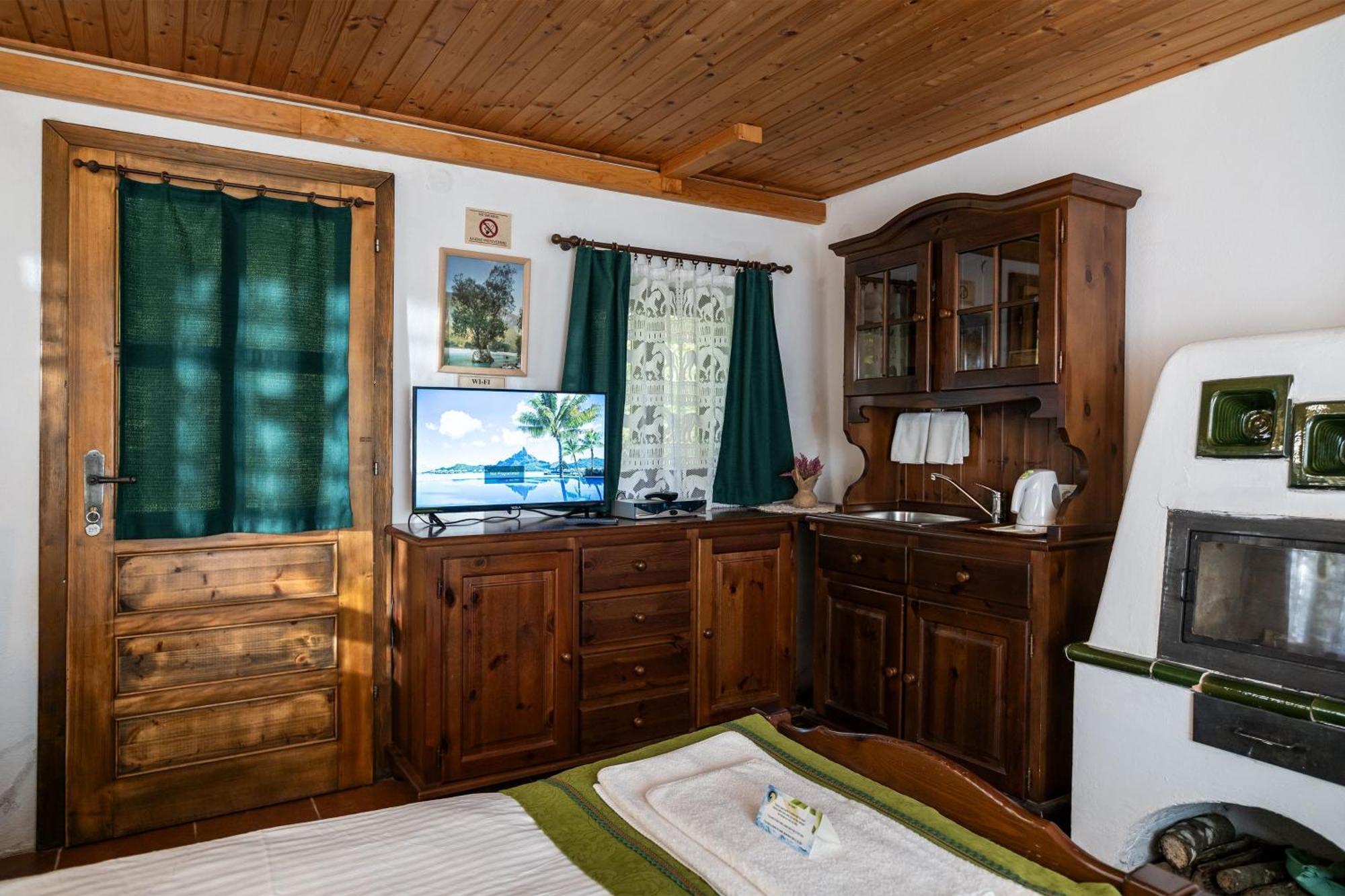 Pristava Lepena Village Екстериор снимка