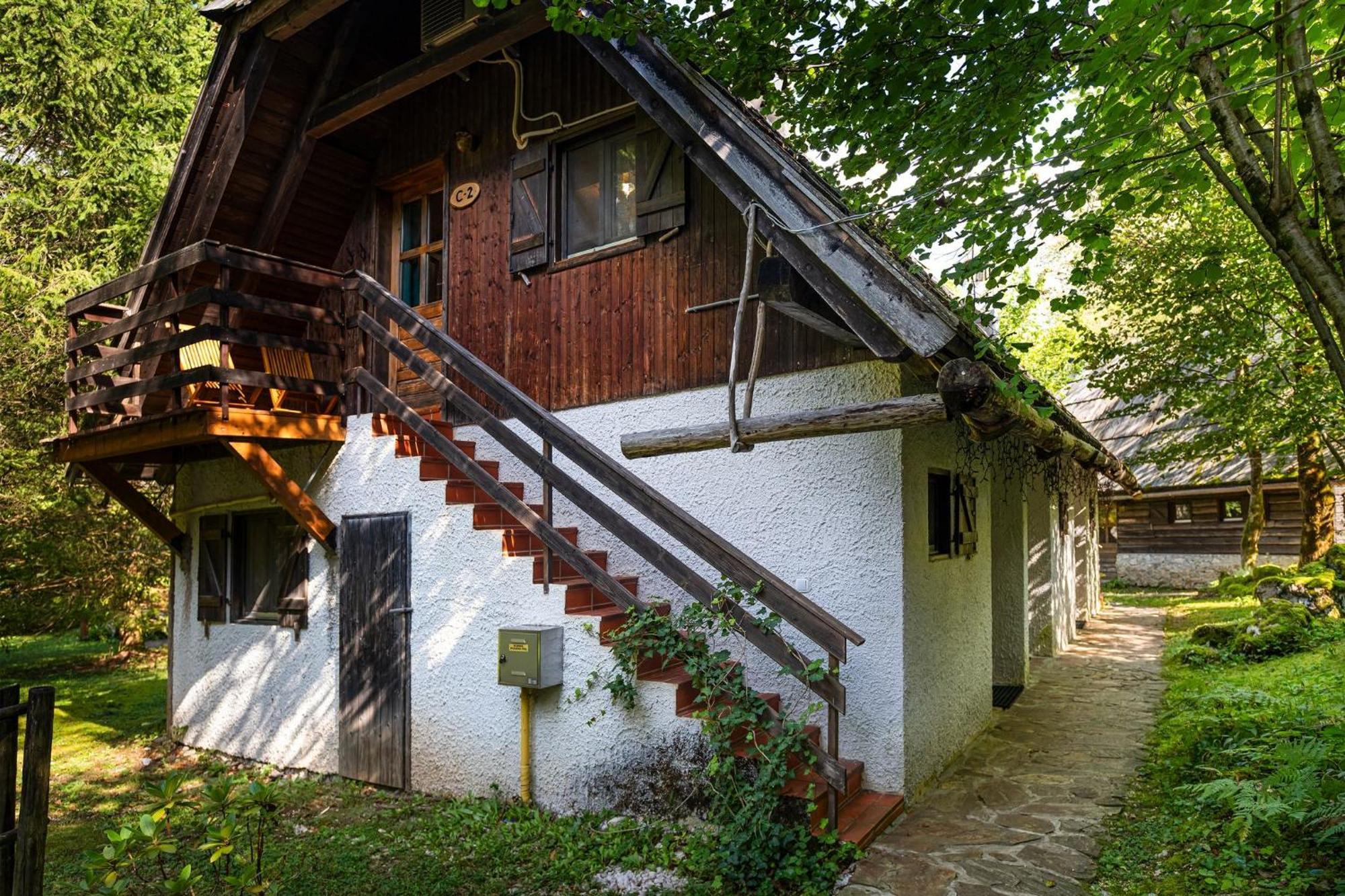 Pristava Lepena Village Екстериор снимка