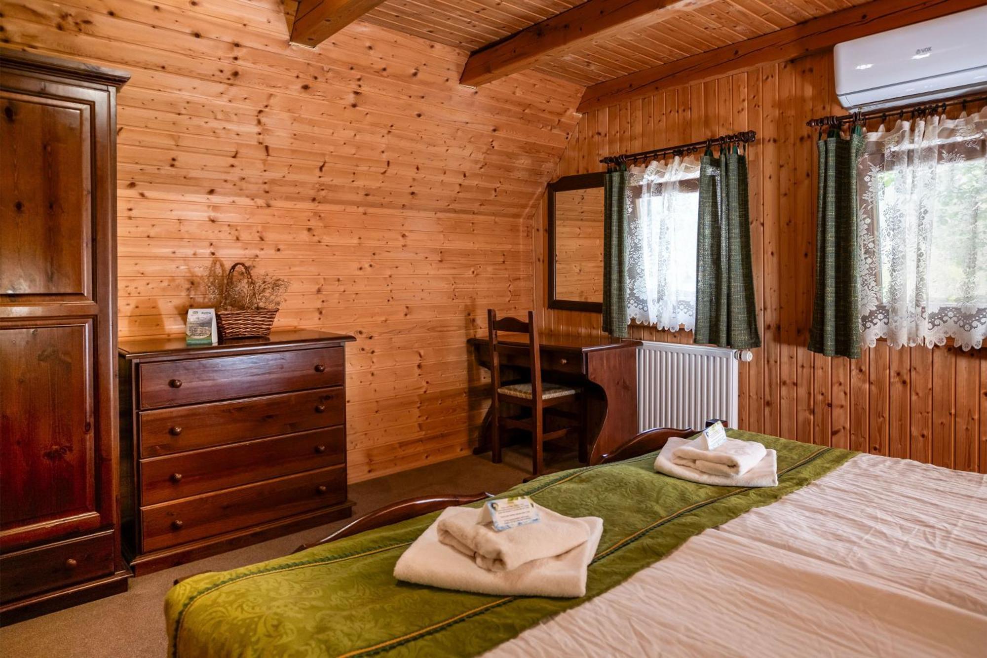 Pristava Lepena Village Екстериор снимка